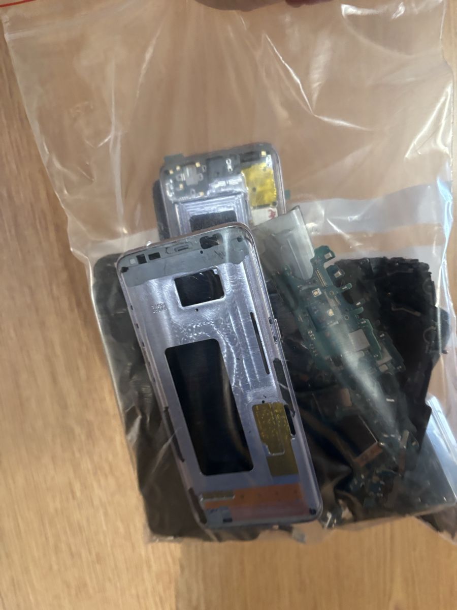 Samsung Telefoni cellulari / Smartphones: Lot de pièces Samsung S8 / S8 Plus – Usato da Vicques venduto da samyboy