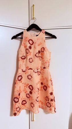 Kleid bestickt pfirsich Grösse S