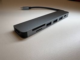 USB-C Multiport Adapter  3× USB, HDMI, USB-C, SD
