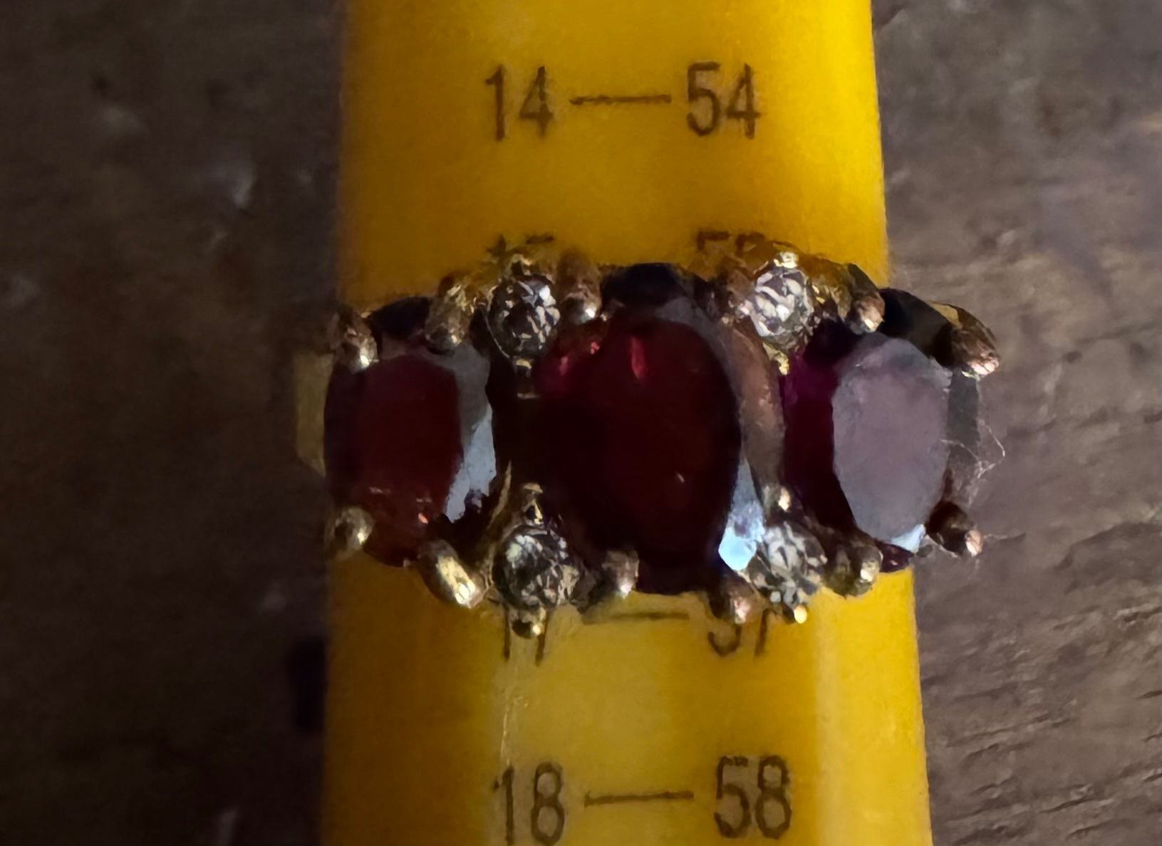Ringe: Antiker Ring mit Granaten vermutlich 375 Gold – Gebraucht aus Grabs von Dekostuebli 3