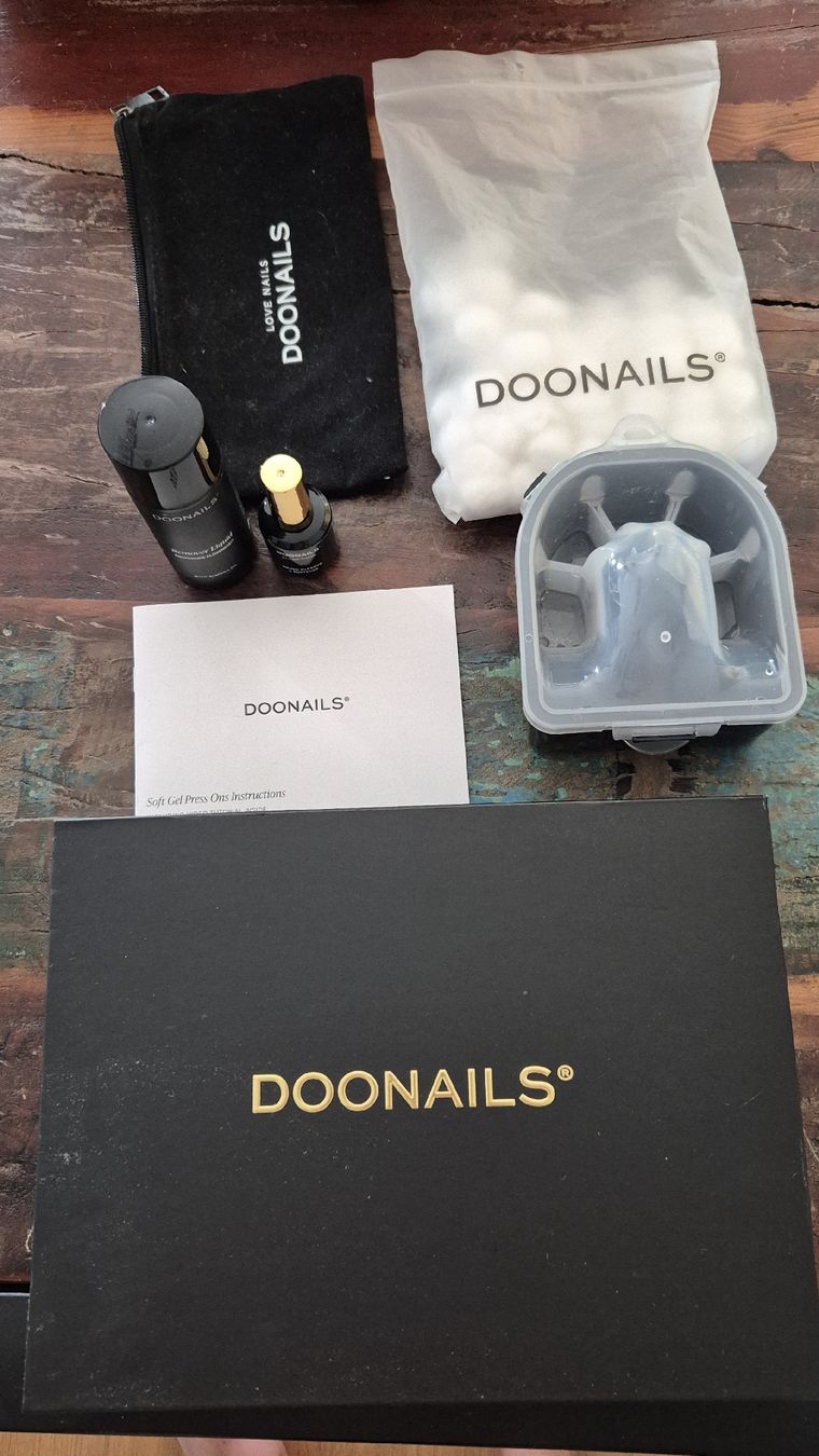 Ongles artificiels: Komplettes Set Doonails – Neuf (Voir description) à Benglen par Janine_25 7
