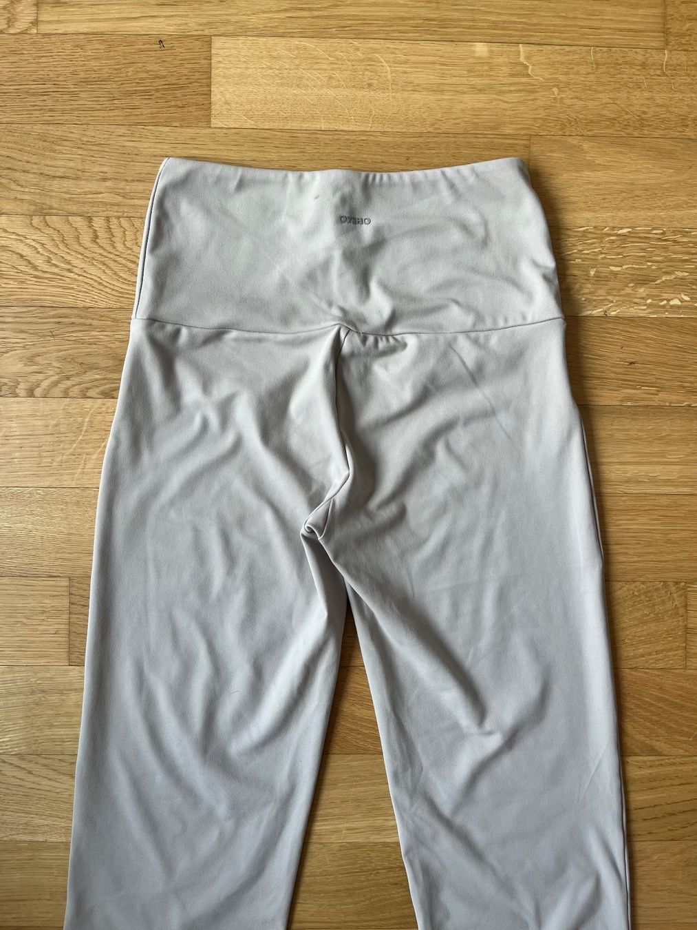 Oysho Leggings: Pantalon évasé Oysho – Nuovo (secondo la descrizione) da La Tour-de-Trême venduto da lol_85kj 2