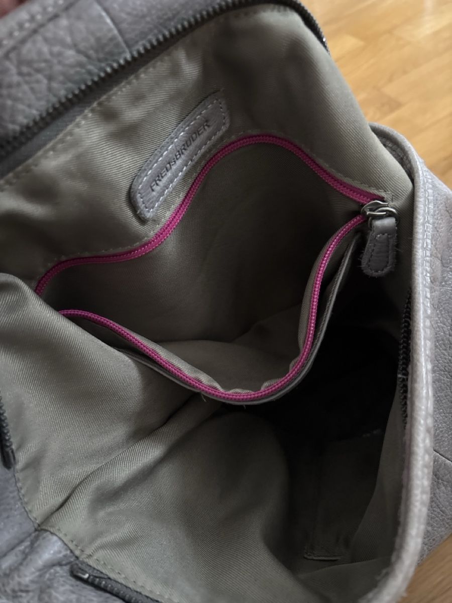 FredsBruder Borse da donna: FredsBruder  Tasche Grau Leder – Usato da langenthal venduto da rundholz7 7