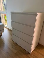 Commode Malm IKEA 4 tiroirs avec plateau en verre