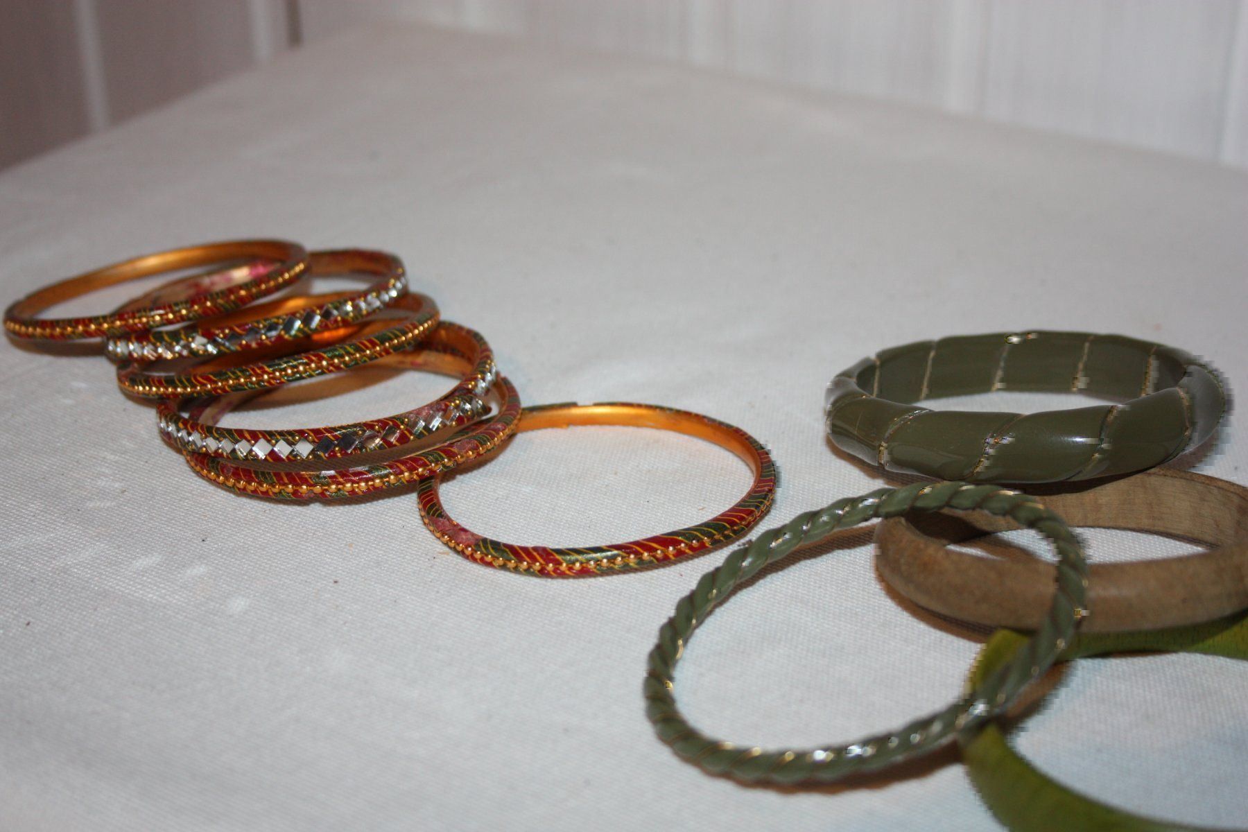 Bracciali & Braccialetti: 10 Armreifen, Modeschmuck – Usato da Oberwil BL venduto da Hesa41 1