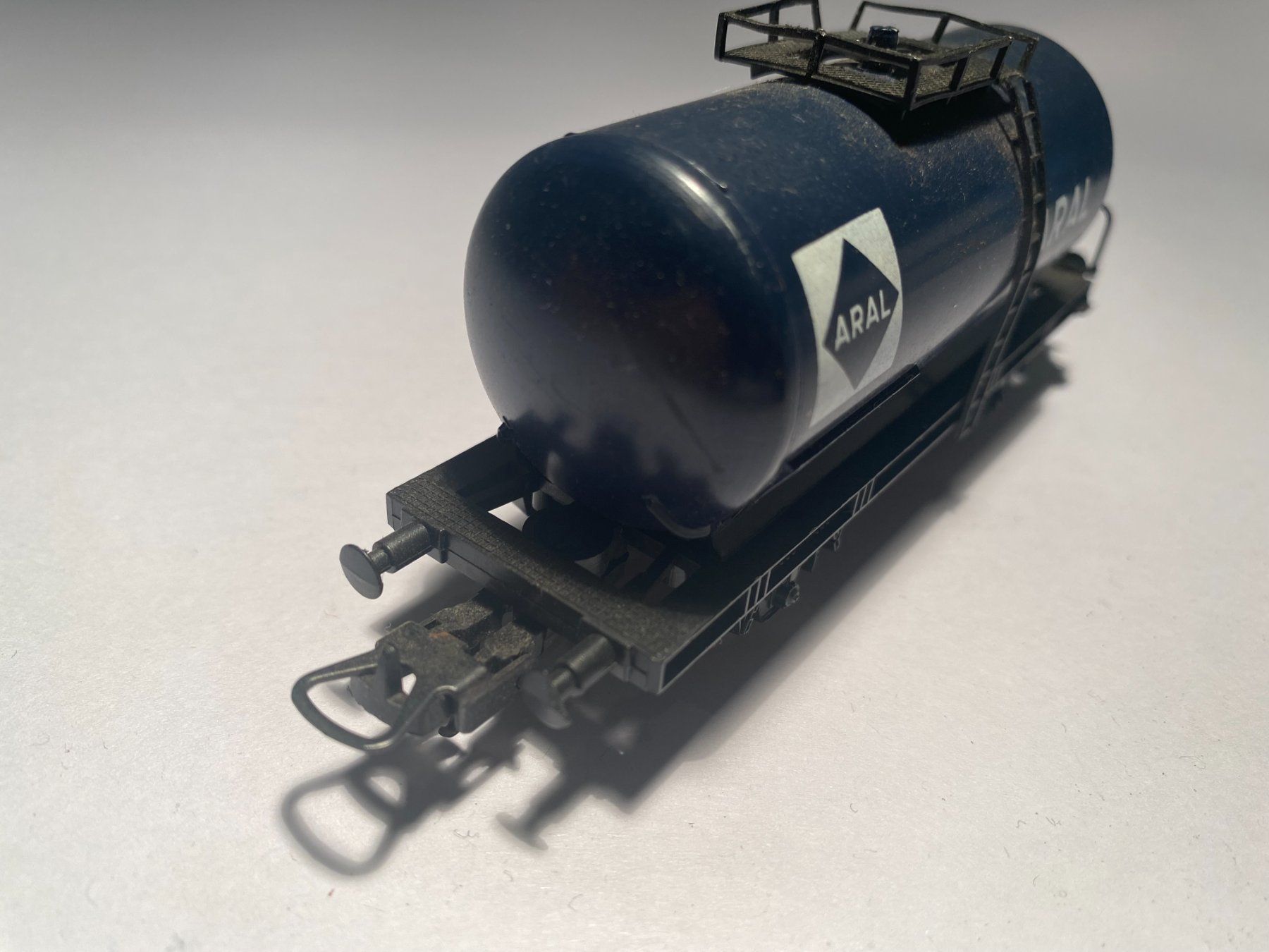 Lima Modellini di ferrovie: LIMA Tankwagen ARAL blau, DC Achsen – Usato da Buchrain venduto da Modellbahn11 2