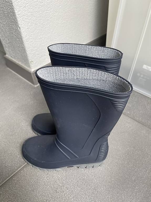 Scarpe per ragazzi: Bottes de pluie pour enfants  – Usato da Neuchâtel venduto da onurdayioglu