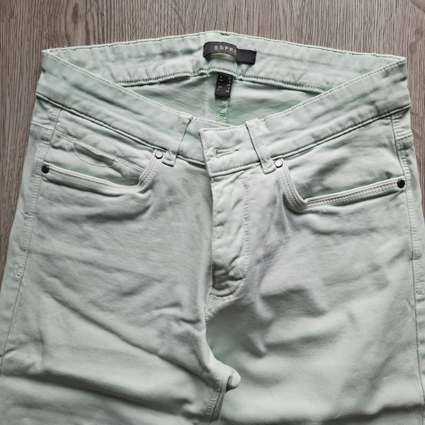 Esprit Jeans: Esprit Jeans, hellgrün, Grösse 34, – Usato da Emmen venduto da Tigerlady 3