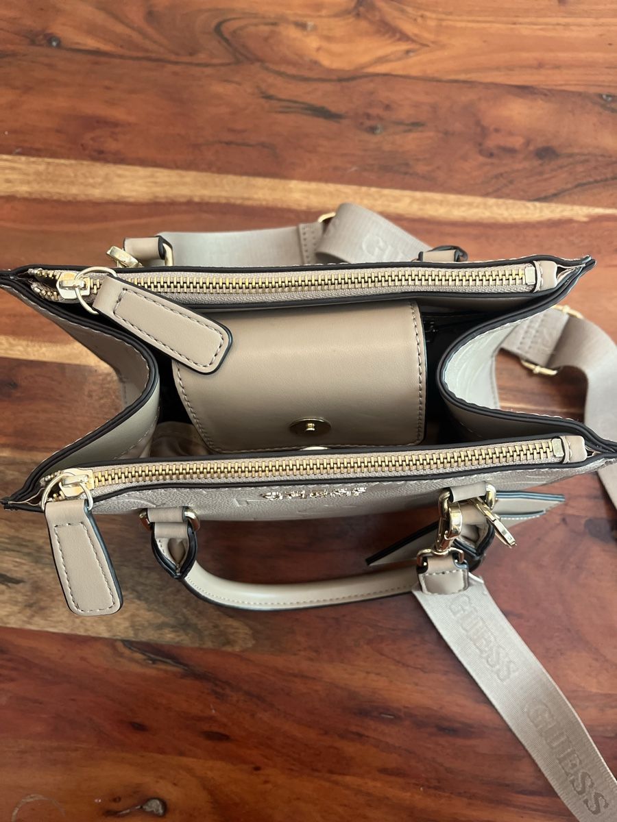 Guess Borse da donna: Guess Tasche Taupe – Nuovo (secondo la descrizione) da Luzern venduto da blackrose_101983 3