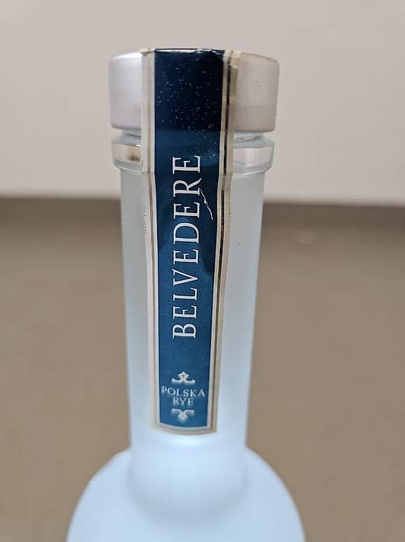 Bevande alcoliche: Vodka Belveder 1.75lt. Mit integrierter Beleuchtung – Usato da Thun venduto da Sir09 4