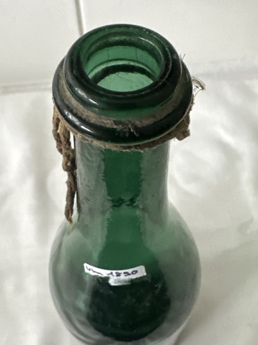 Bottiglie: Antike grüne Glasflasche um 1890 – Usato da Zürich venduto da Chaeffeler 2