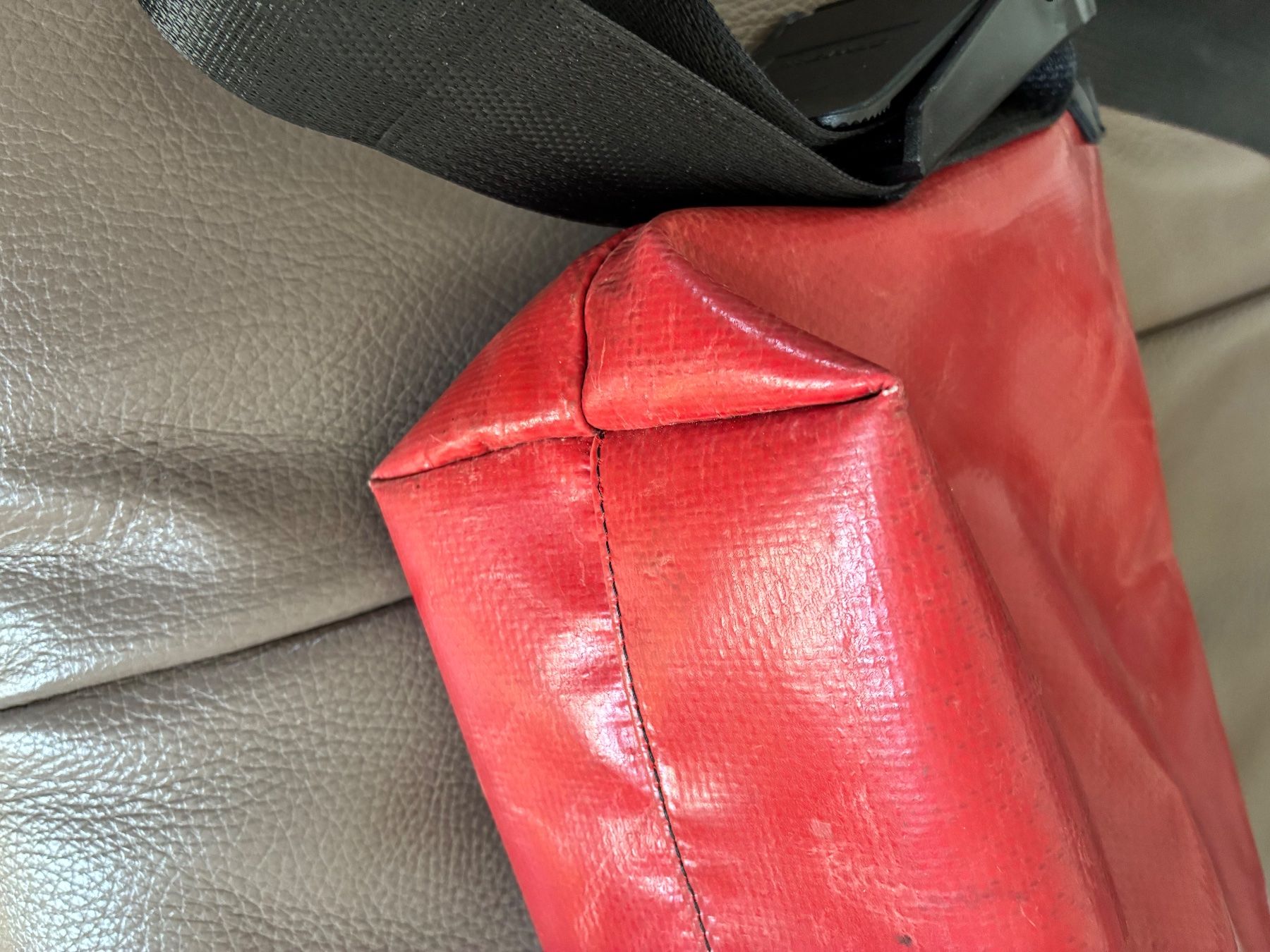 Freitag Borse: Freitag Hawaii Five-O F41 - Rouge mat – Usato da Bern venduto da Comet69 3