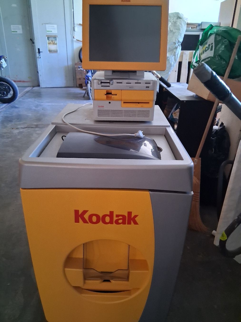 Kodak Imprimantes: Kodak Photo Printer 8800 avec terminal d'impression – D'occasion à St-Sulpice NE par Lajeanne