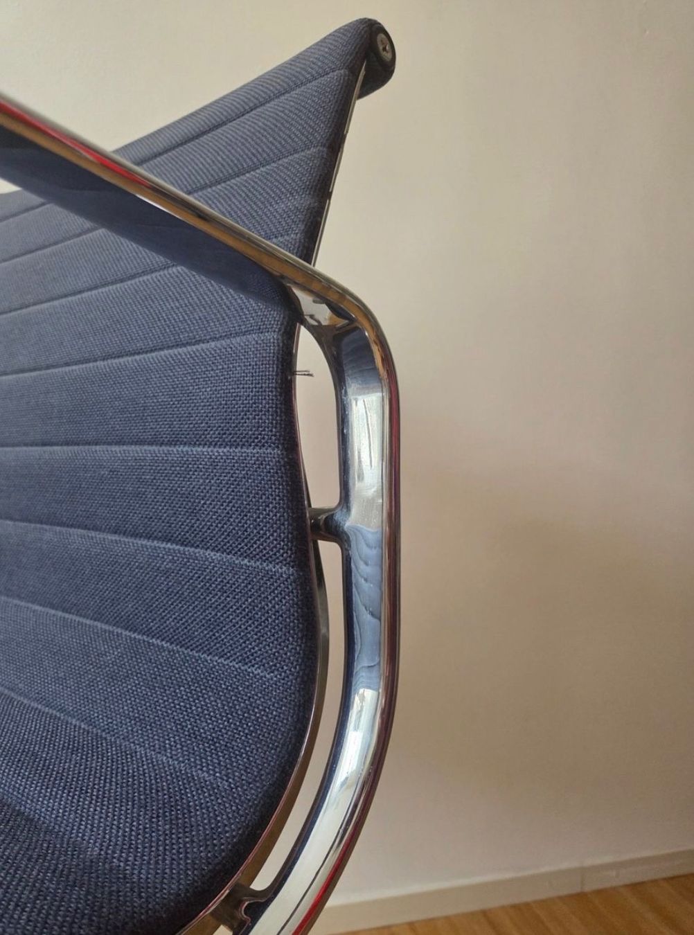 Vitra Sedie: Vitra Eames Bürostuhl – Usato da Binningen venduto da Pundeman 1