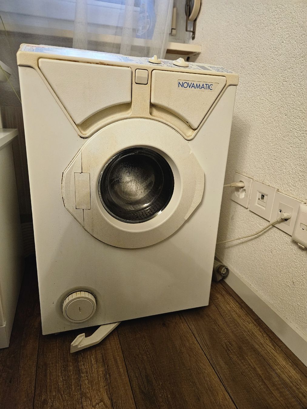 Fust Lavatrici: Defekte Novamatic Waschmaschine – Difettoso da Winterthur venduto da Kupre 1