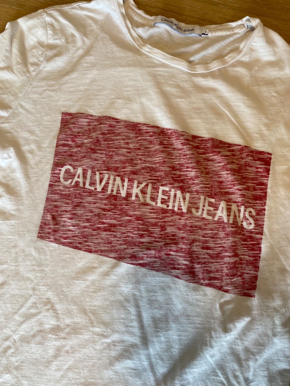 Calvin Klein T-shirt: Calvin Klein T-shirt – Usato da Uerikon venduto da Petersli 3