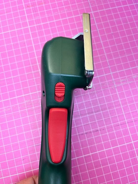 Cutter von Bosch Xeo (elektrische Schere) Kaufen auf Ricardo