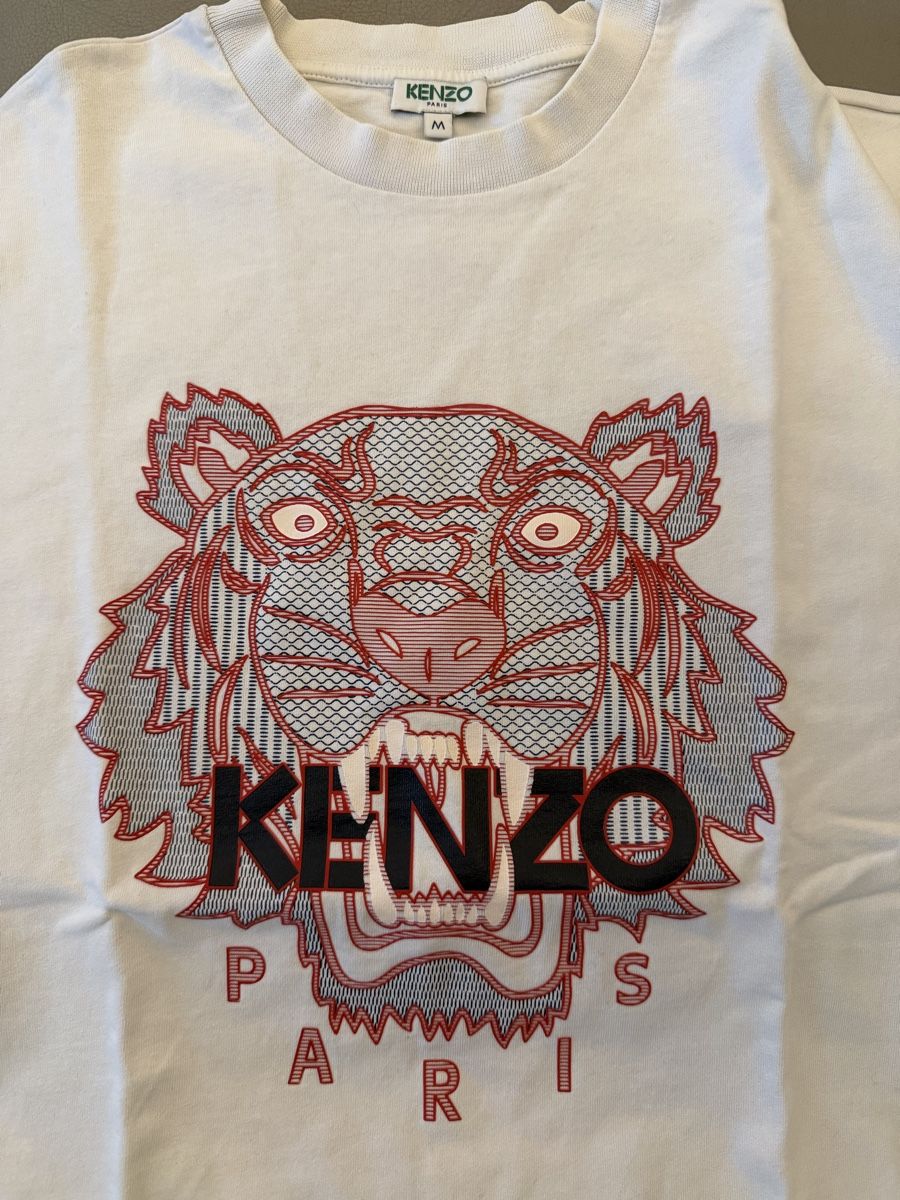 Kenzo T-shirt: T shirt blanc Kenzo taille M – Usato da Nyon venduto da lio_5n8l