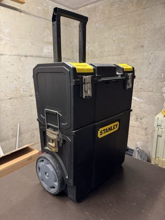 Werkzeugkoffer STANLEY mobil guter Zustand
