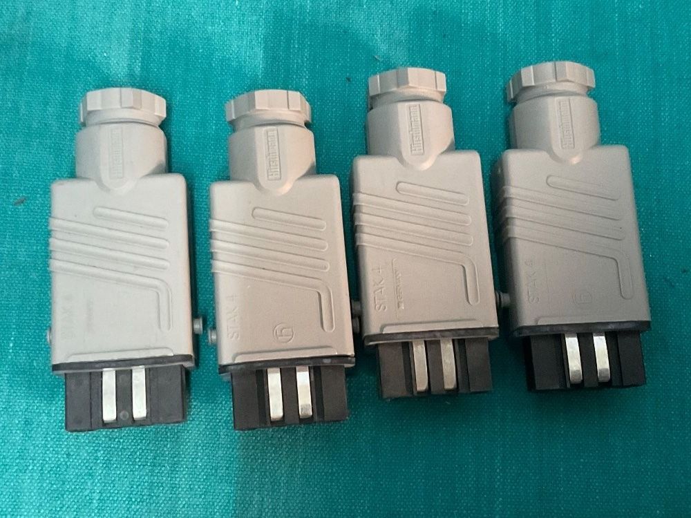 Somfy Markisen: 4 Stak4 Hirschmann Raffstorestecker STAK 4 Rollladenstecker – Gebraucht aus Fahrweid von  1