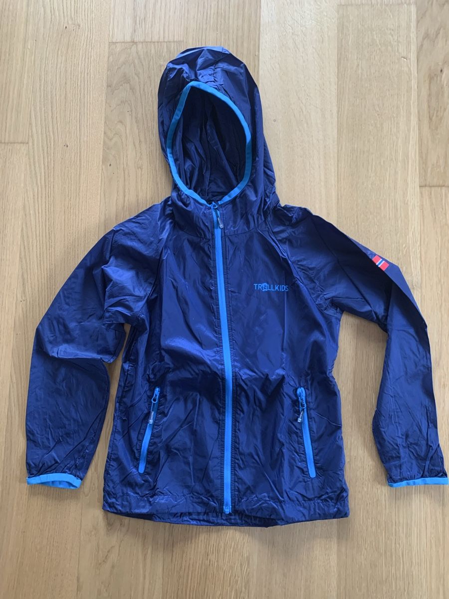 Trollkids Giacche & Cappotti: Trollkids Windjacke Grösse 128 – Usato da Niederneunforn venduto da sonne6666
