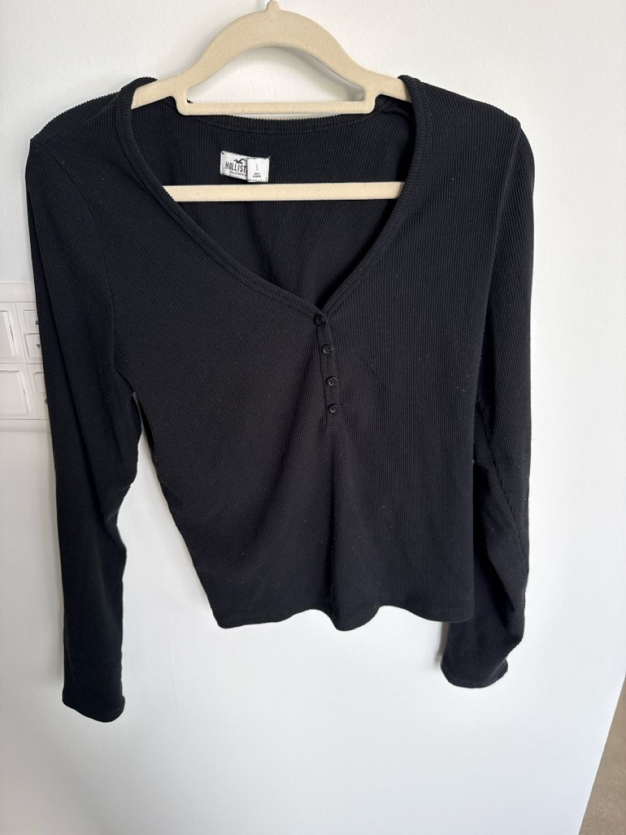 Hollister Top: Pull  – Usato da Eysins venduto da mar_b75s