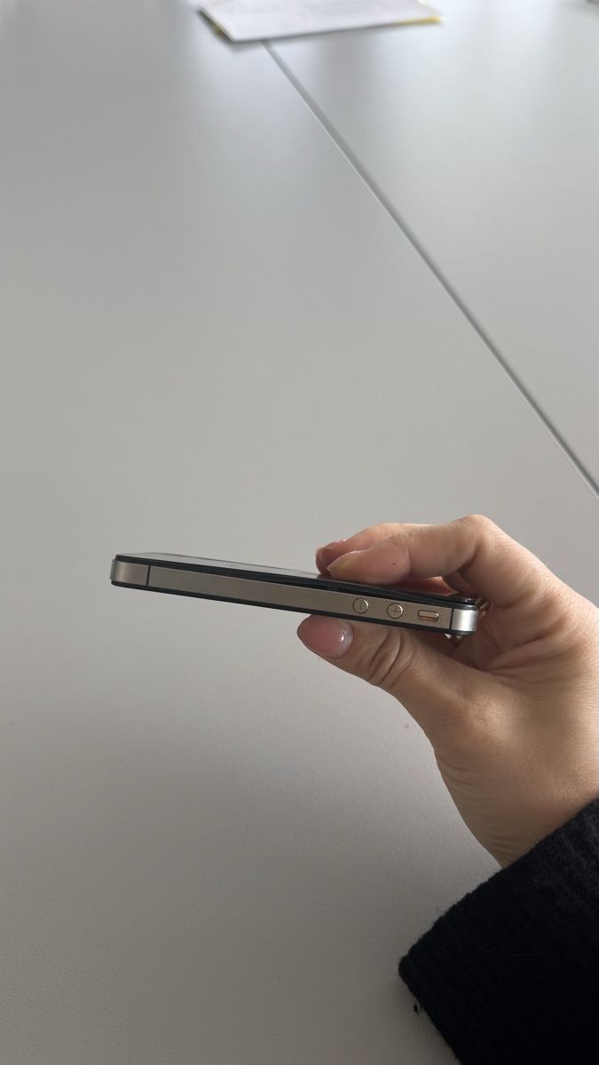 Apple Handys / Smartphones: iPhone 4  – Gebraucht aus Zürich von AliciaMiller 6