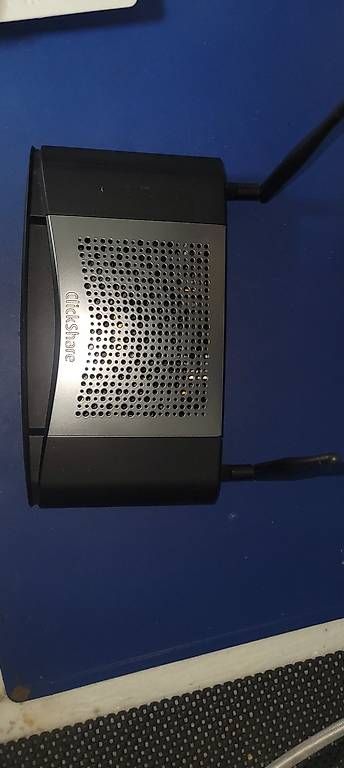 Hub & Switch: Barco Clickshare CSE-200 mit 4 Buttons – Usato da Mellingen venduto da asrcosta