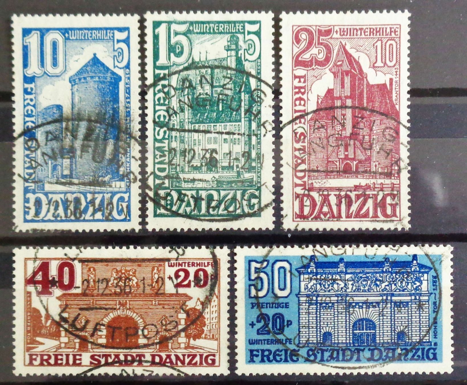 Tutti i francobolli: DANZIG 1936: Serie Winterhilfswerk, Bauwerke, O – Usato da Le Locle venduto da timbrettino