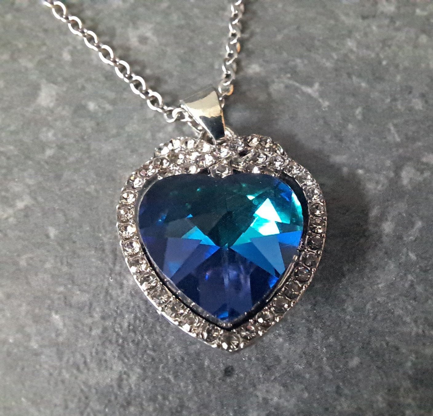 Catenine: Collier avec pendentif cœur – Nuovo e nell'imballaggio originale da St-Imier venduto da supernova21