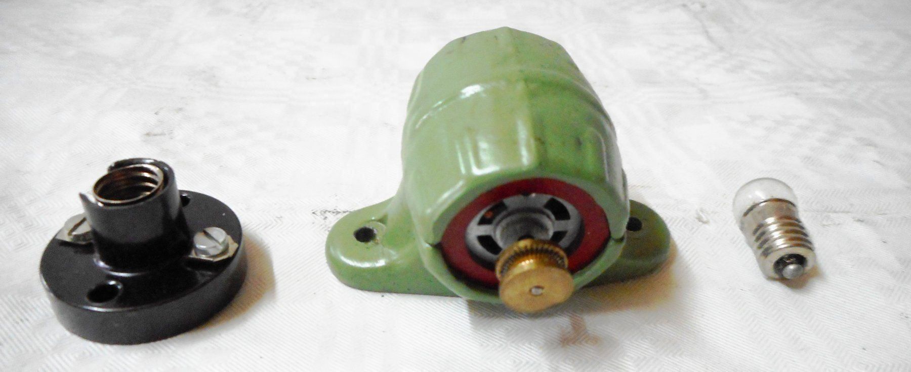 Wilesco Kit di modellismo & Modellini statici: Dampfmaschine Wilesco M66 Dynamo – Usato da Hefenhofen venduto da Osstschweiz