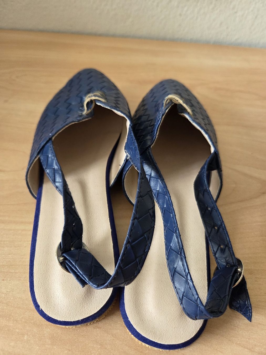 Scarpe da donna: Leder oder Kunstleder? Sommer Damenschuh Dunkelblau Gr.39 – Nuovo (secondo la descrizione) da Winterthur venduto da katzen07 2