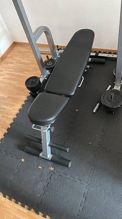 Hometrainer: Hantelbank mit Gewichten – Usato da Wettingen venduto da zesiziesi 4