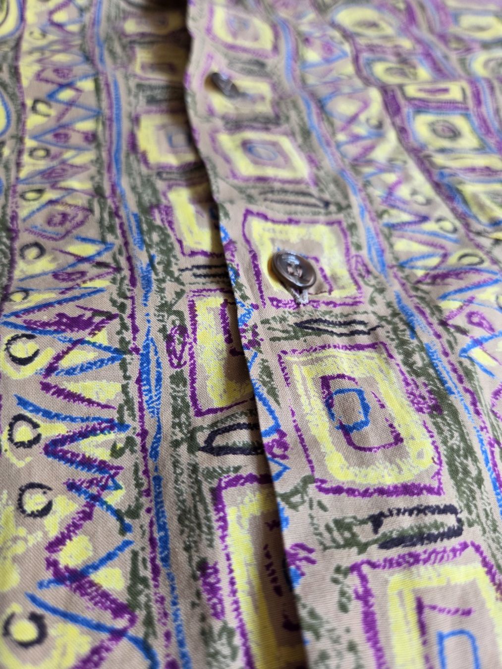 Camicie: Vintage 90er Hemd M/L Abstract Print – Usato da Bern venduto da -Aniko- 3