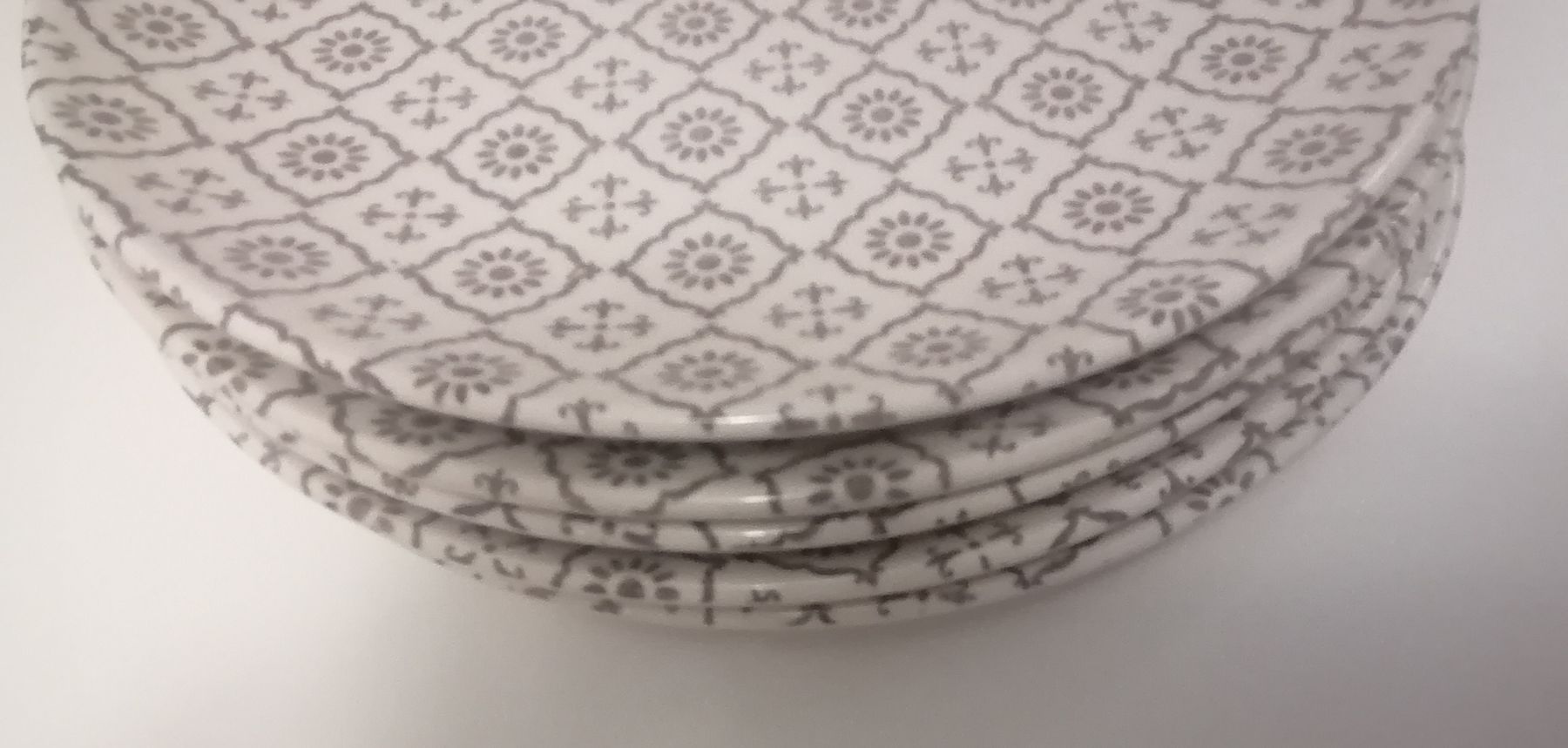 Assiettes: 5 Teller / Durchmesser 21 cm – D'occasion à Schwarzenegg par musi09 2