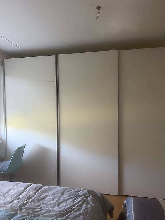 Schränke: Kleiderschrank – Gebraucht aus Köniz von col_r9zc