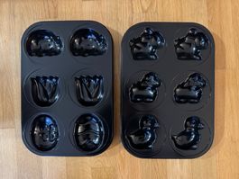 Deux moules à gâteau