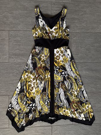 Farbenfrohes Sommerkleid