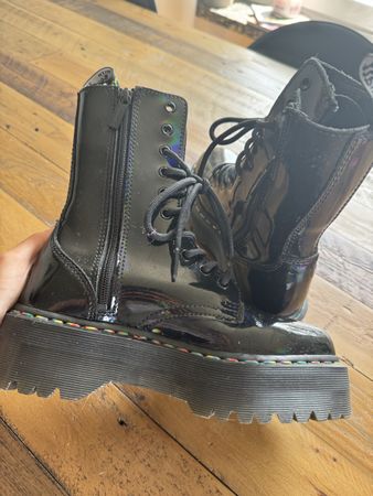 Dr. Martens, Regenbogen Boots