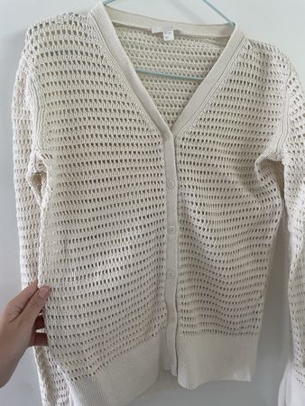 Leichte Strickjacke Grösse S von COS - perfekt für den Frühl