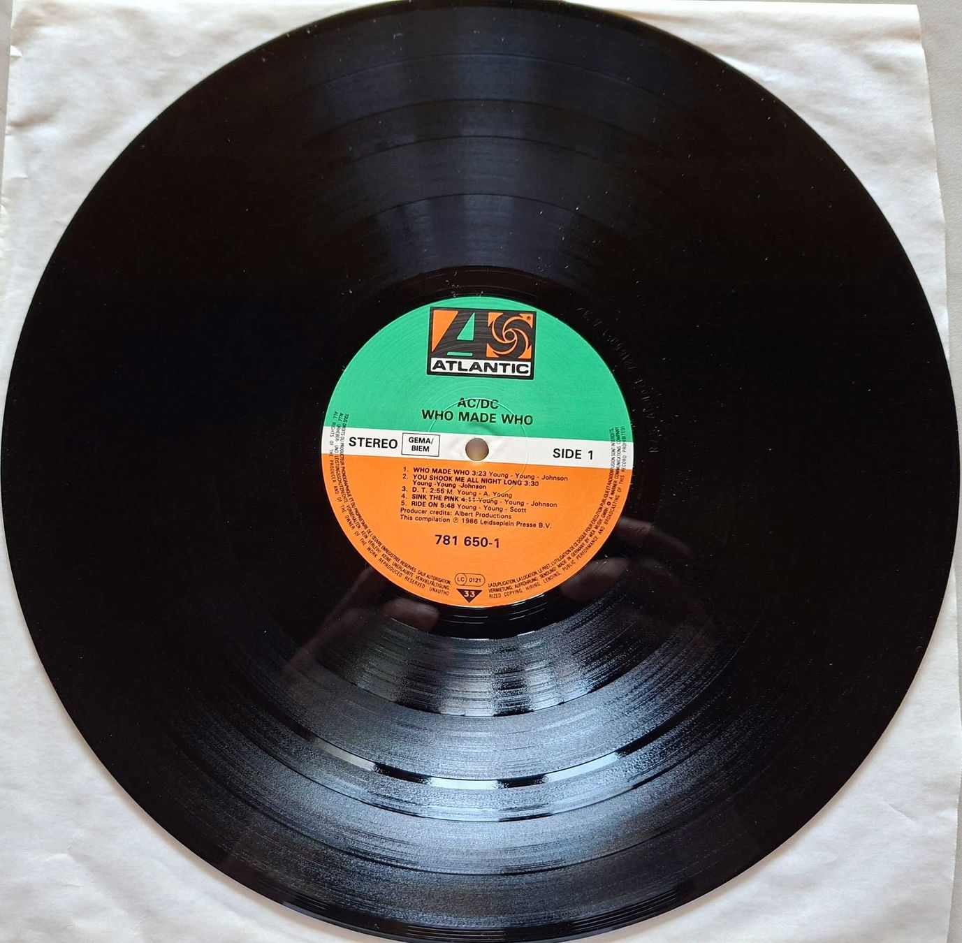 Schallplatten: AC/DC - Who made who – Neu (gemäss Beschreibung) aus  von  2
