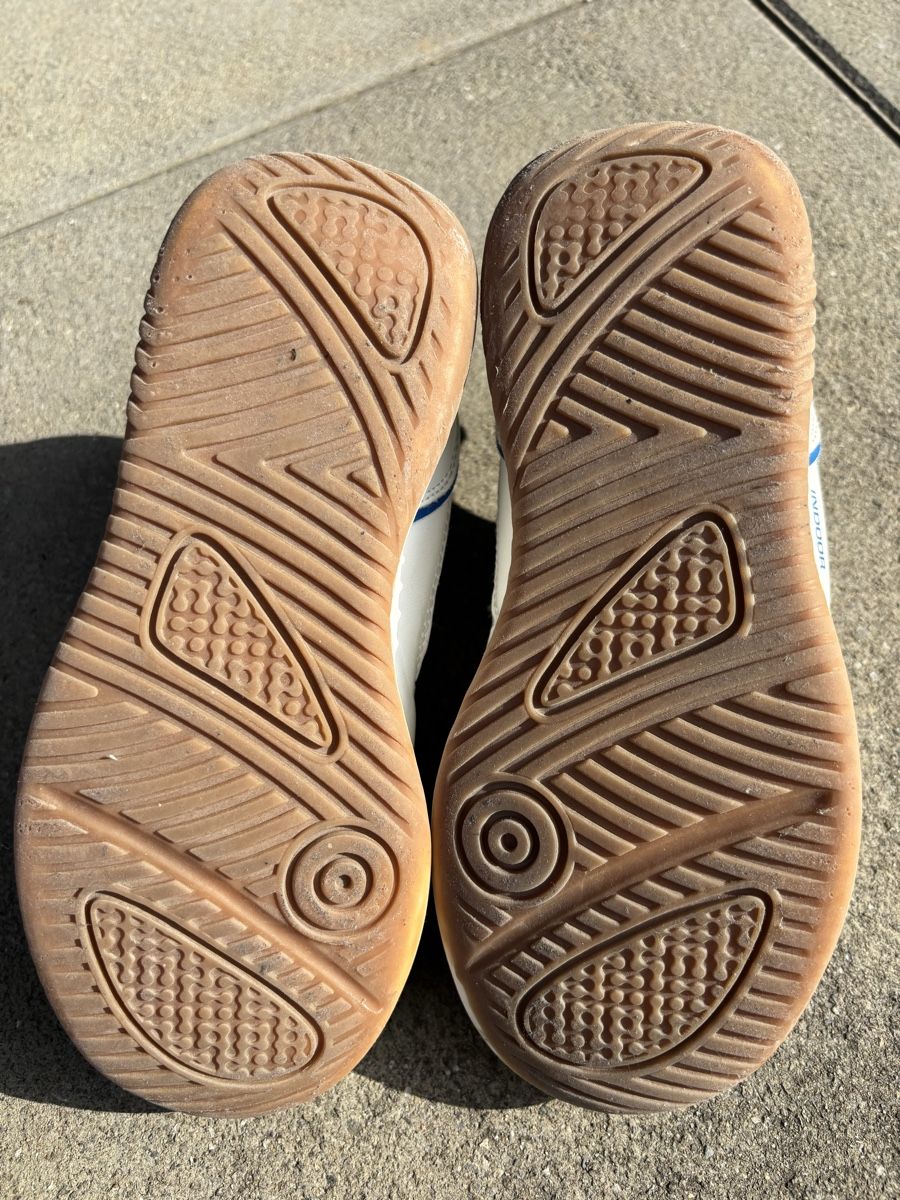 Decathlon Schuhe für Jungen: Hallenturnschuh Gr. 33 – Gebraucht aus Schöftland von Rbru 2