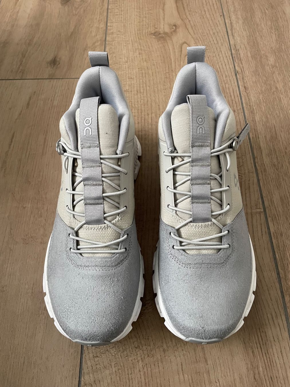 On Scarpe da donna: On Cloud Hi Glacier/Grey Gr. 37 NEU – Nuovo e nell'imballaggio originale da Waltenschwil venduto da hansnine 1
