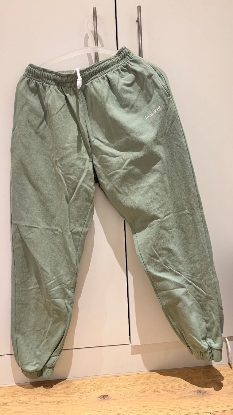 Lamarel Pantalons: lamarel Jogginghose – D'occasion à Uitikon Waldegg par Thefateofophelia