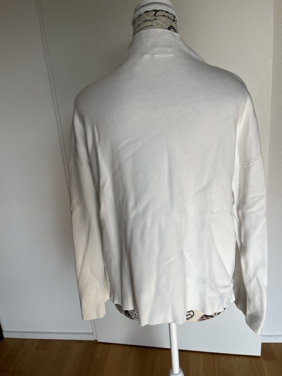 S.Oliver Pullover & Sweatshirts: Weisser Pullover, Gr. M, S. Oliver – Gebraucht aus Aarburg von Petite-closet-Loop 2