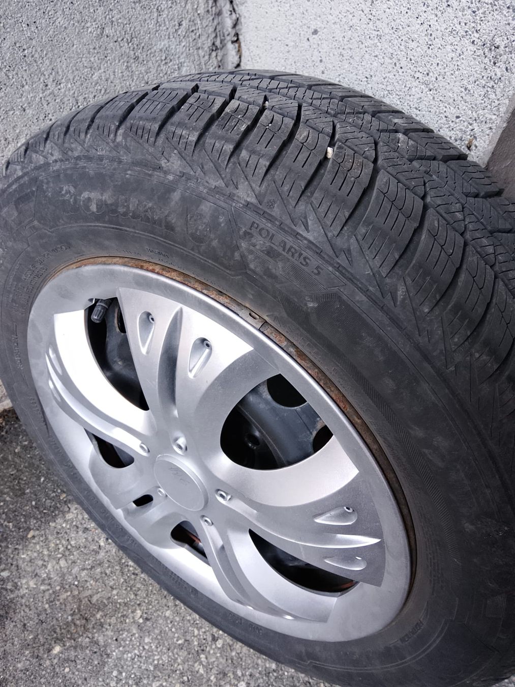 Pneumatici & Ruote complete: Pneu hiver Barum 185/65 R15 – Nuovo (secondo la descrizione) da Praz-de-Fort venduto da val_j9xs