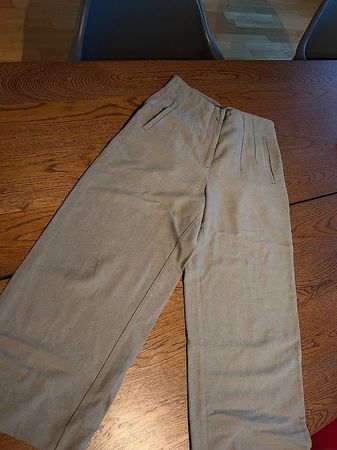 Zara Khaki Hose S 
