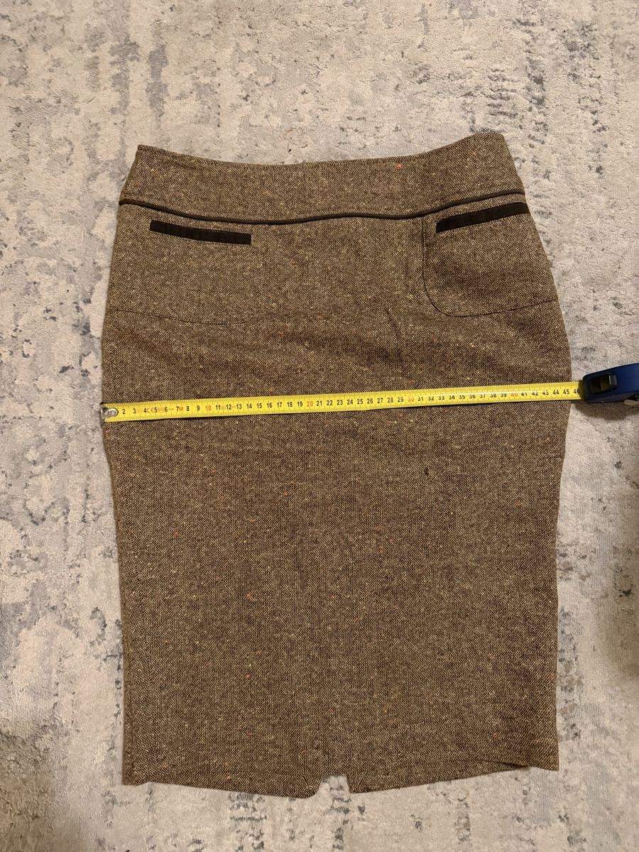 Dolce & Gabbana Gonne: D&G Wool Skirt - Elegant Designer Style – Usato da Zürich venduto da kas_g26m