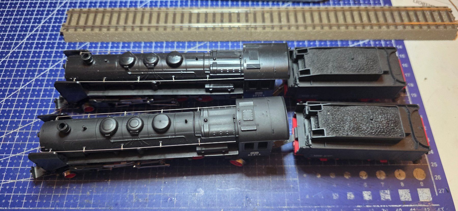 Lima Modellini di ferrovie: Lima DB39 243 2 stück HO/DC analog – Usato da Hochfelden venduto da Danizh0 1