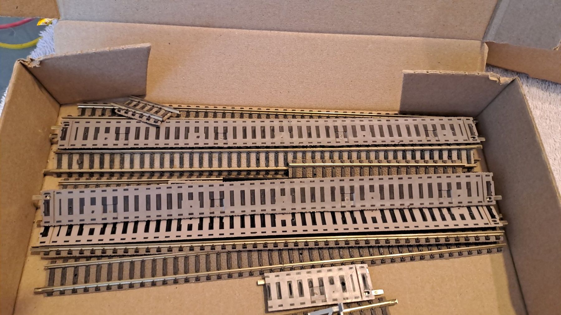 Fleischmann Modellini di ferrovie: Fleischmann Schienen Spur N / 40 – Usato da Winterthur venduto da Riebeli333 4